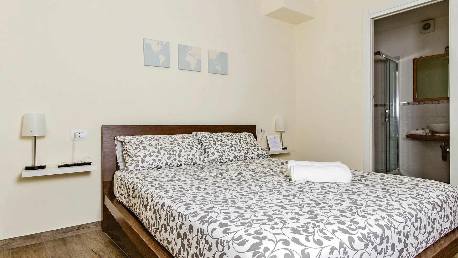Andirivieni Bellagio Guest House 3*,